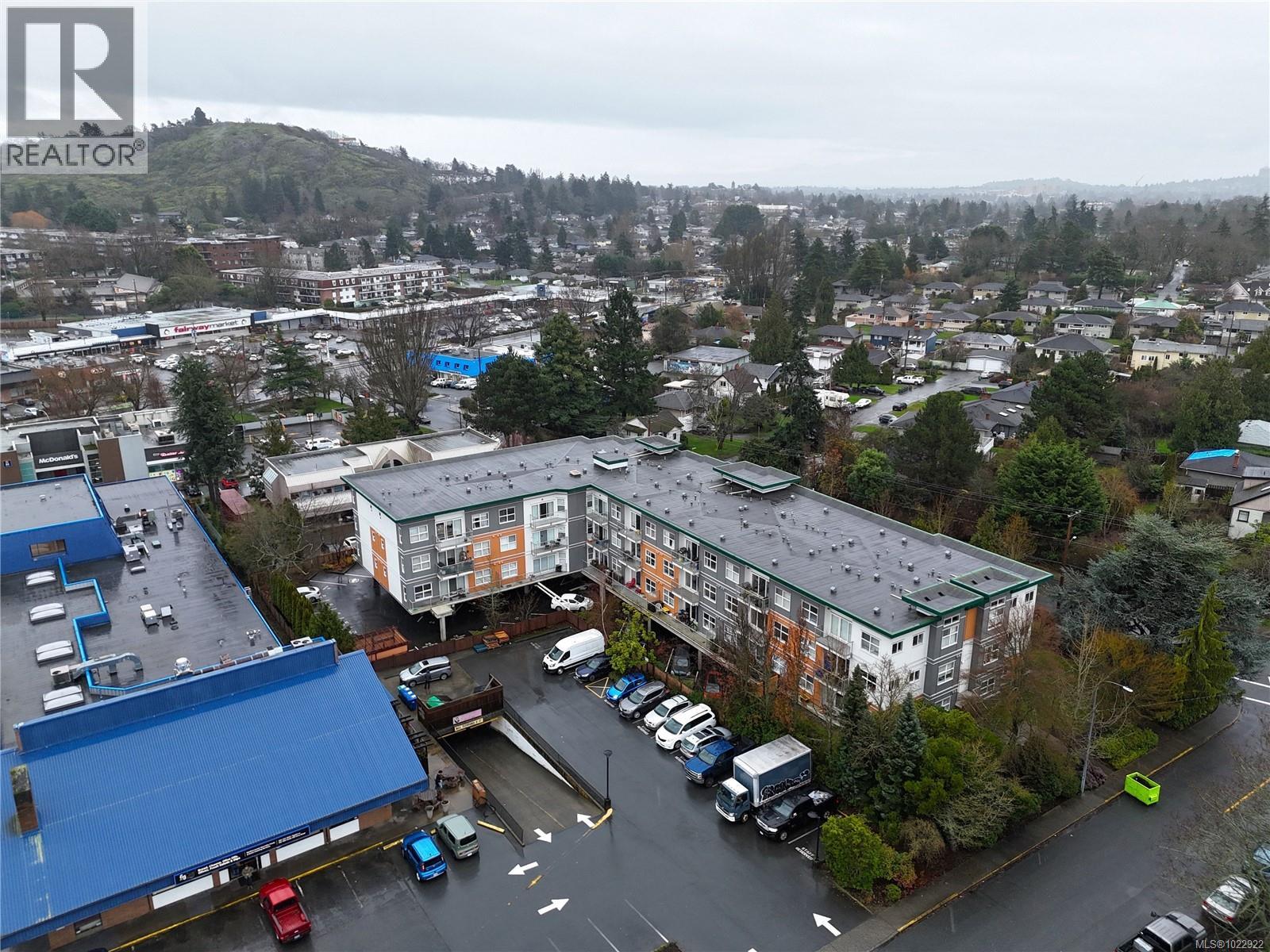 308 1550 Church Avenue, Saanich