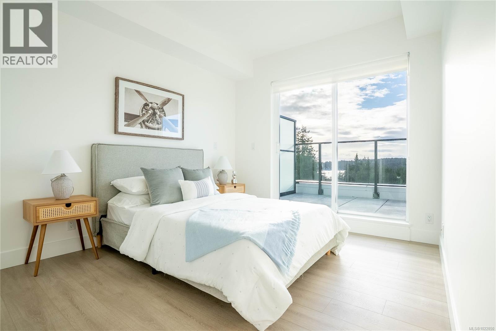 401 258 Helmcken Rd, View Royal