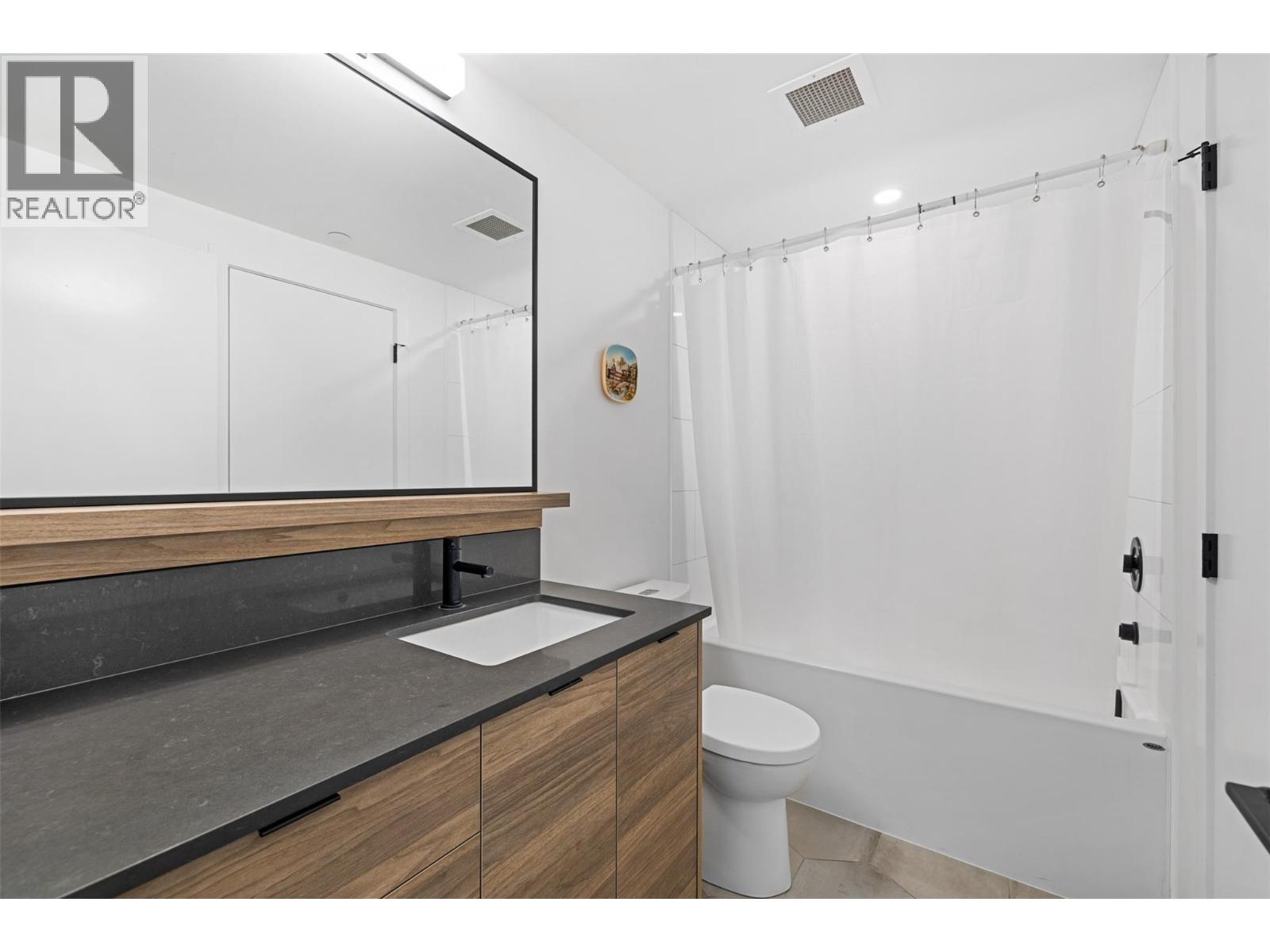 #1103 1471 St Paul Street - 13