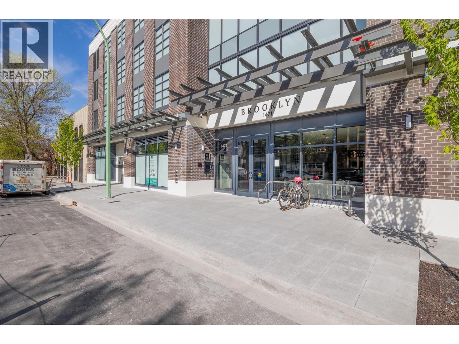 #1103 1471 St Paul Street - 27