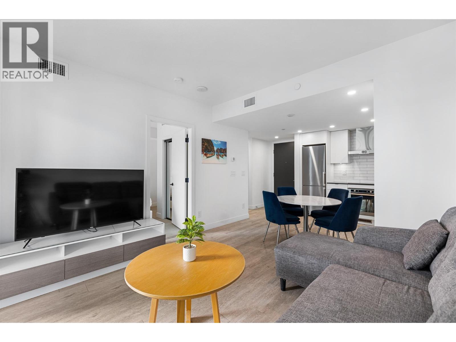 #1103 1471 St Paul Street - 3