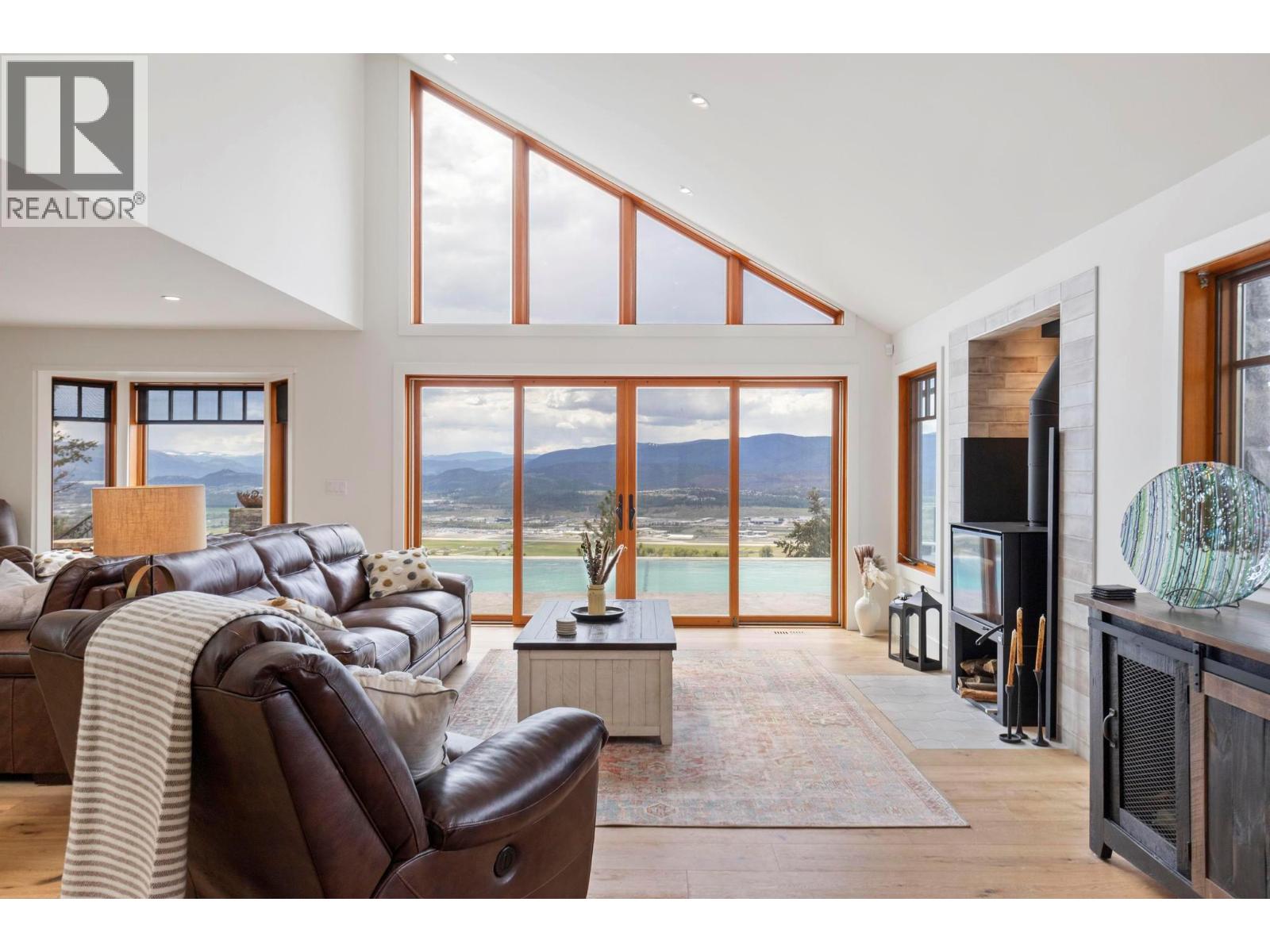  5774 Deadpine Drive, Kelowna