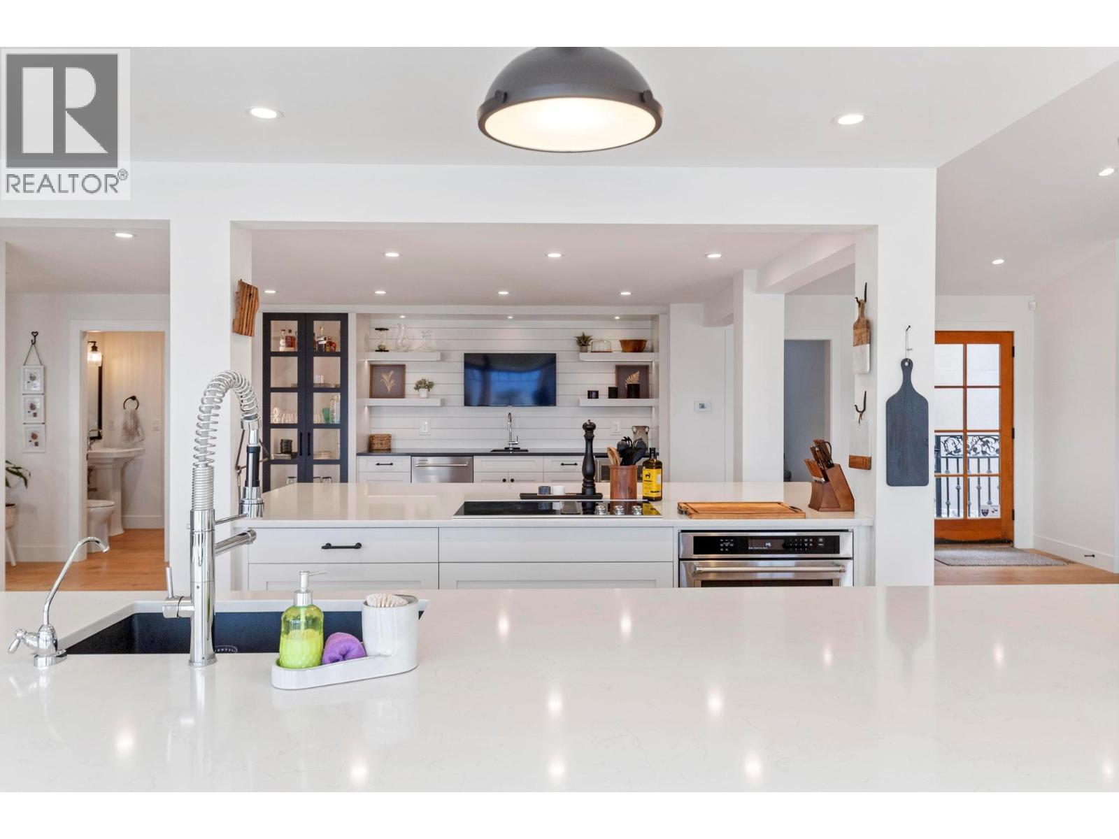  5774 Deadpine Drive, Kelowna