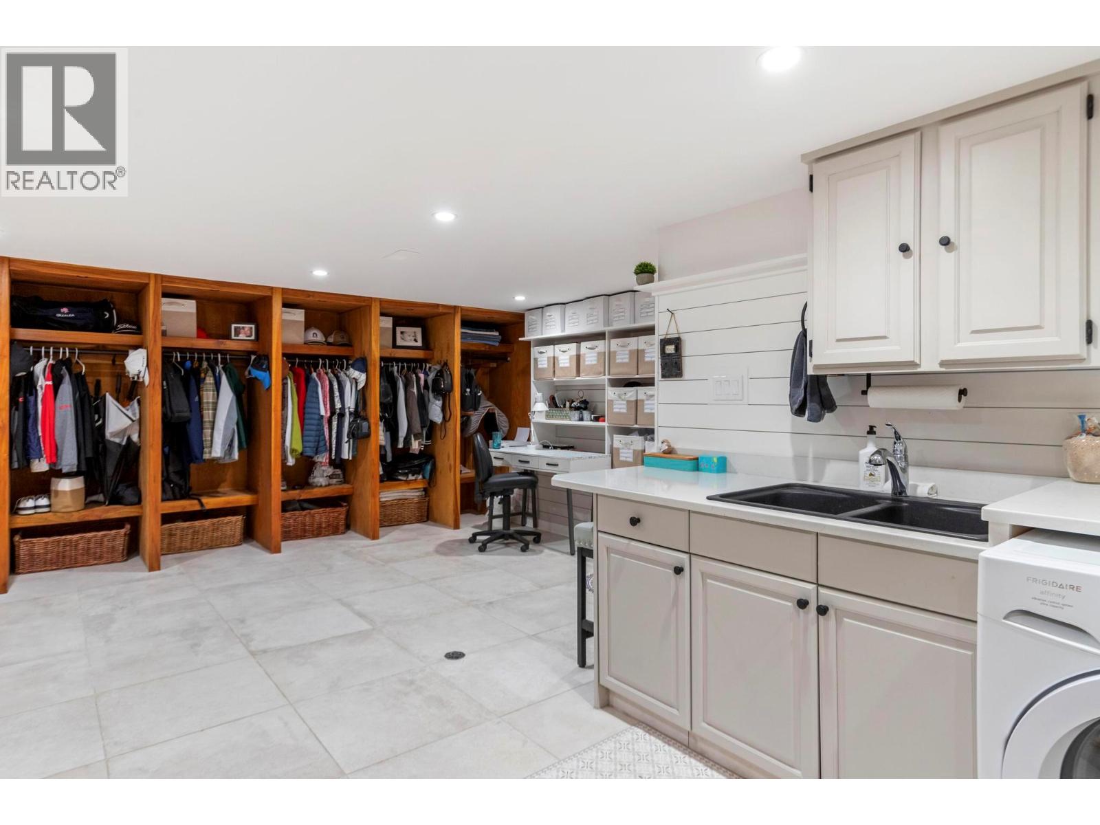  5774 Deadpine Drive, Kelowna