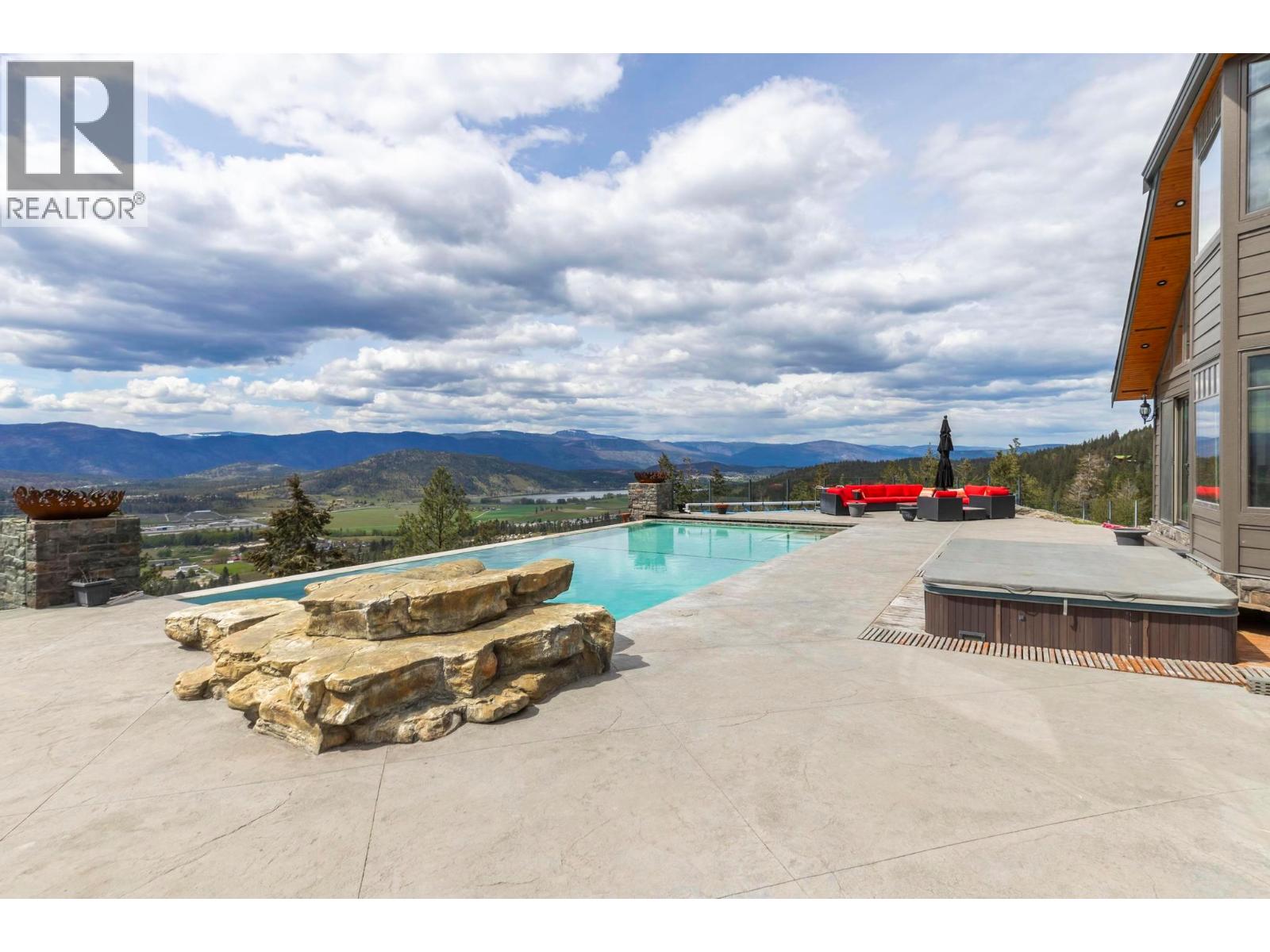  5774 Deadpine Drive, Kelowna