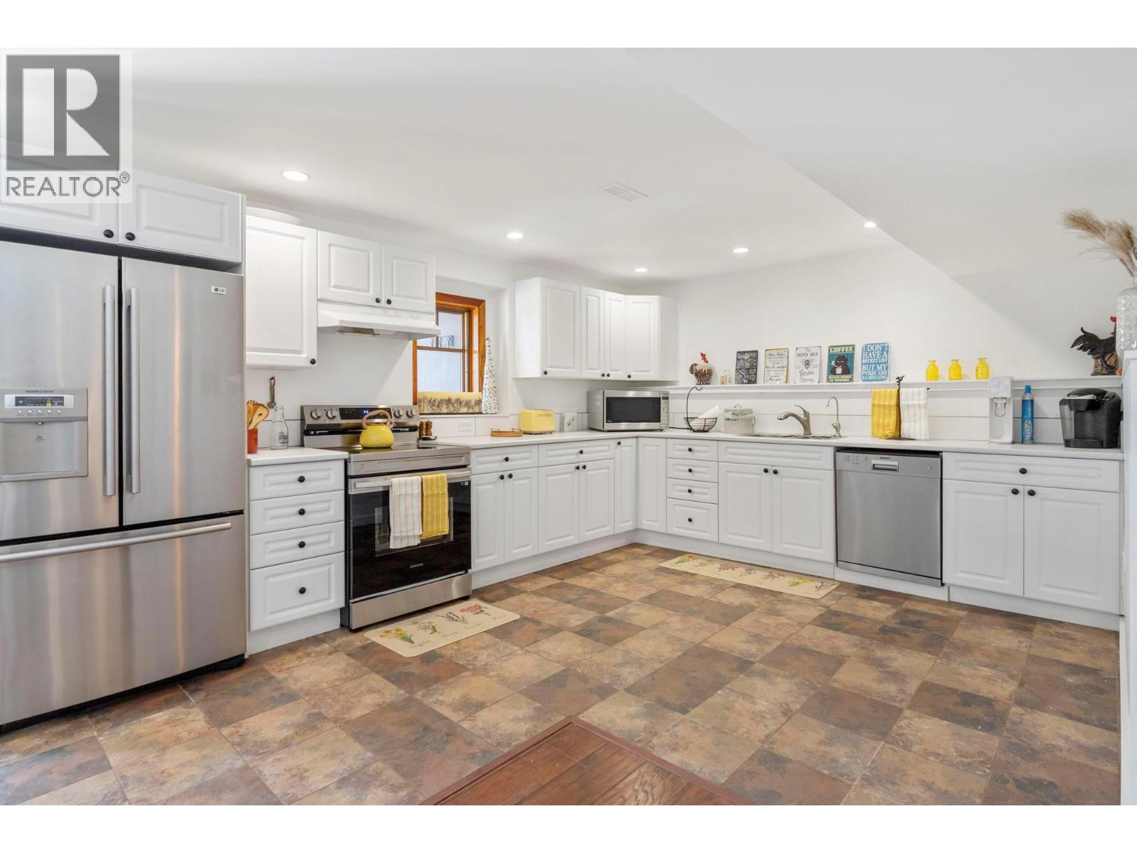  5774 Deadpine Drive, Kelowna