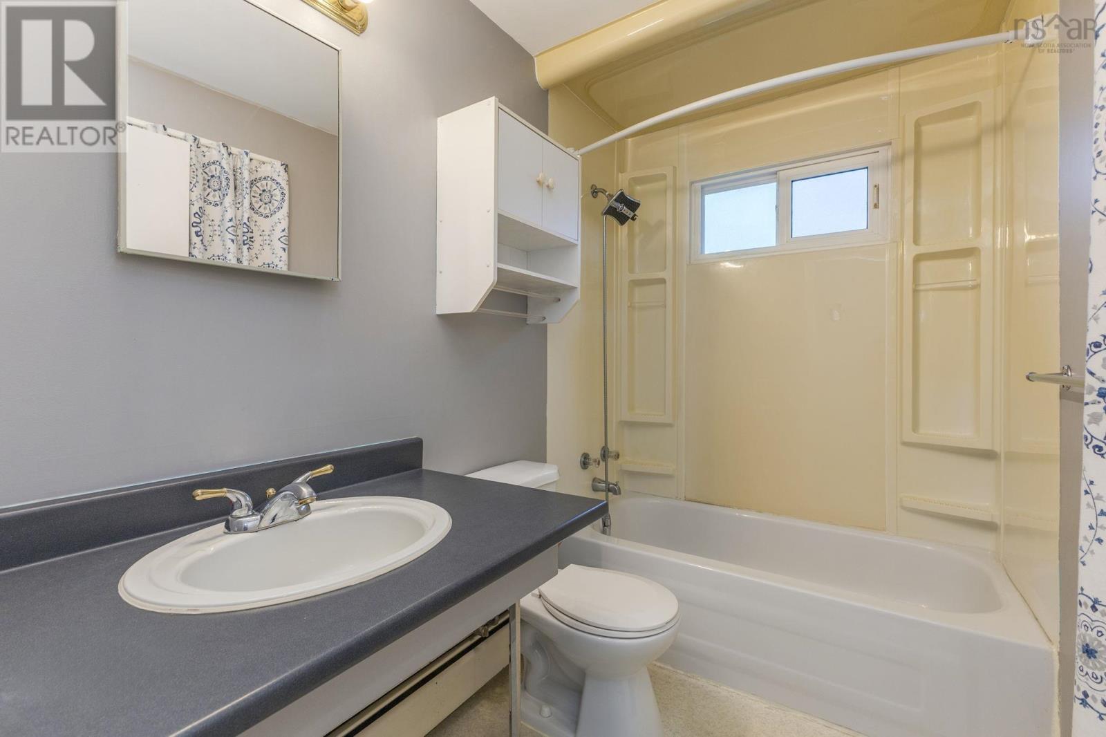 Property 23 of 47 of 18 Kirk Avenue