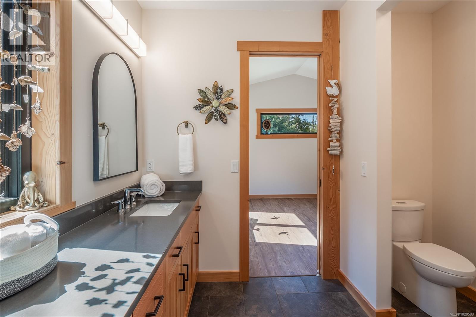  573 Horseshoe Road, Gabriola Island