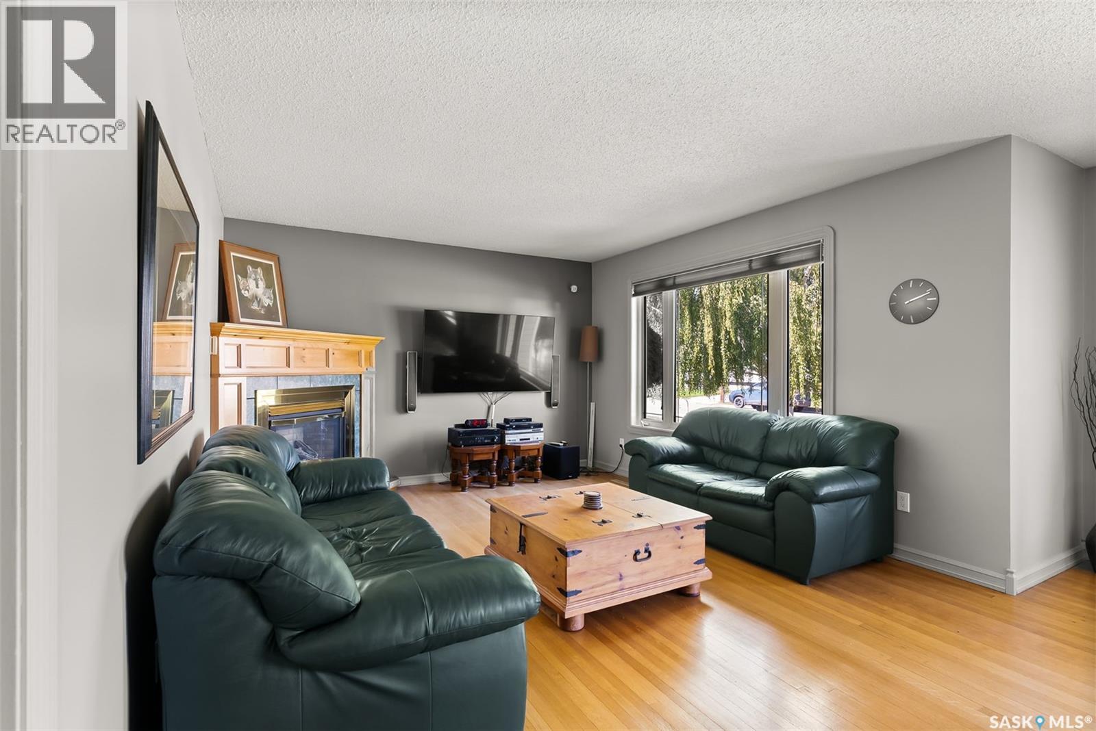 433 9TH AVENUE W - 3