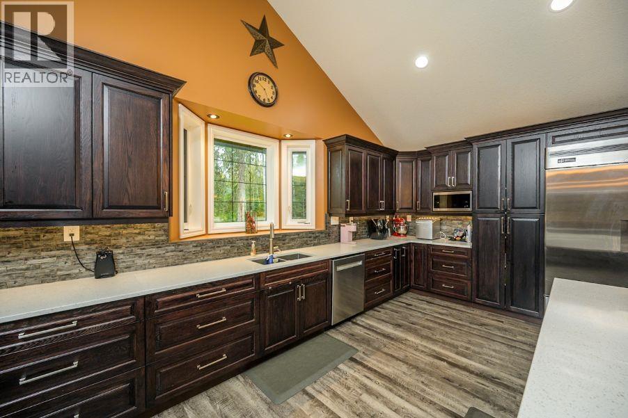 4438 HANET ROAD, Prince George