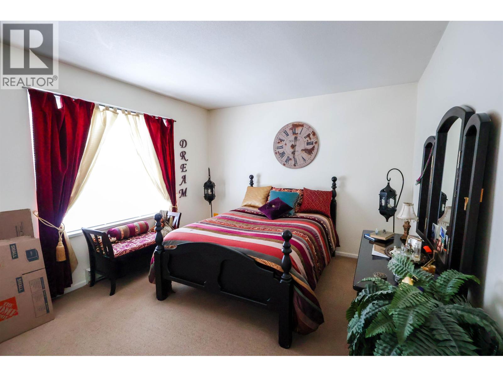 206 723 TWELFTH STREET, New Westminster