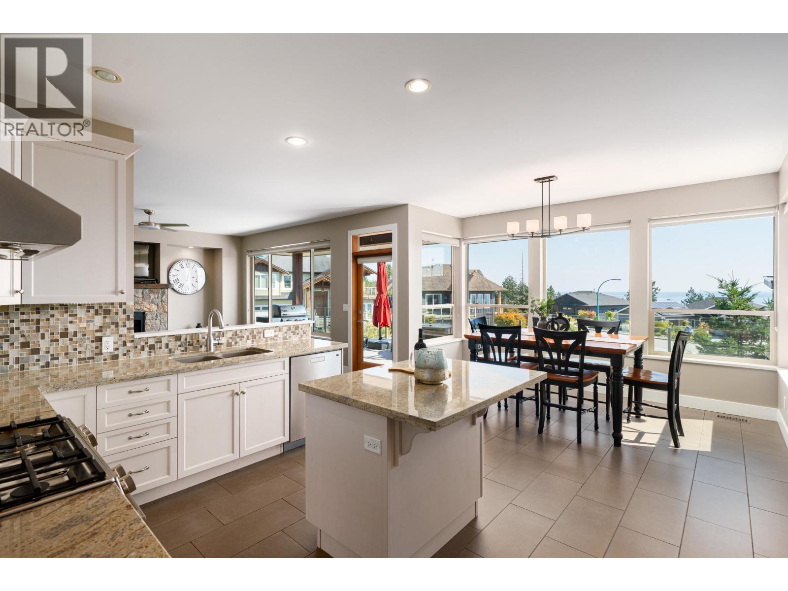 5951 COMPASS LANE, Sechelt