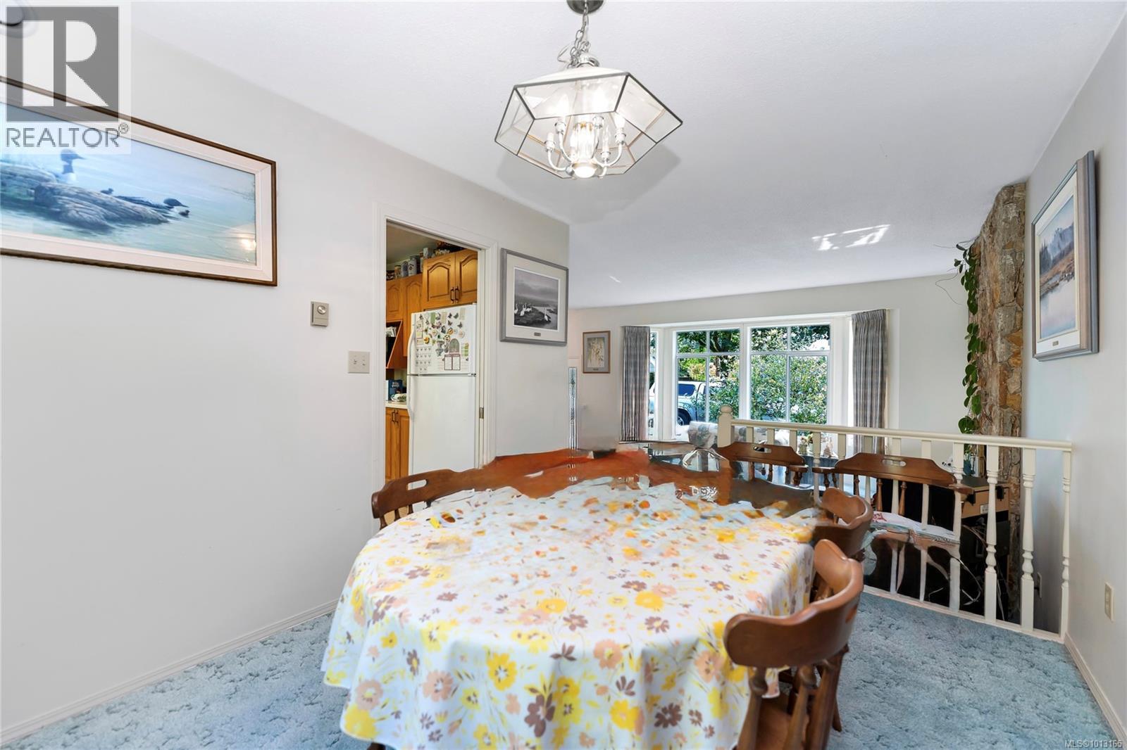  722 Miller Avenue, Saanich