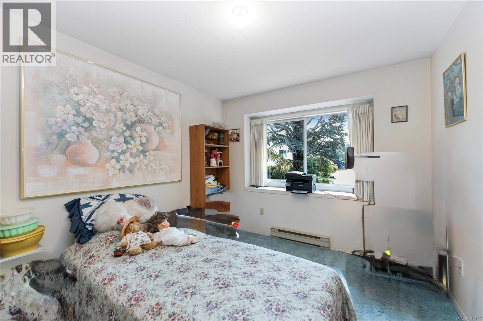  722 Miller Avenue, Saanich