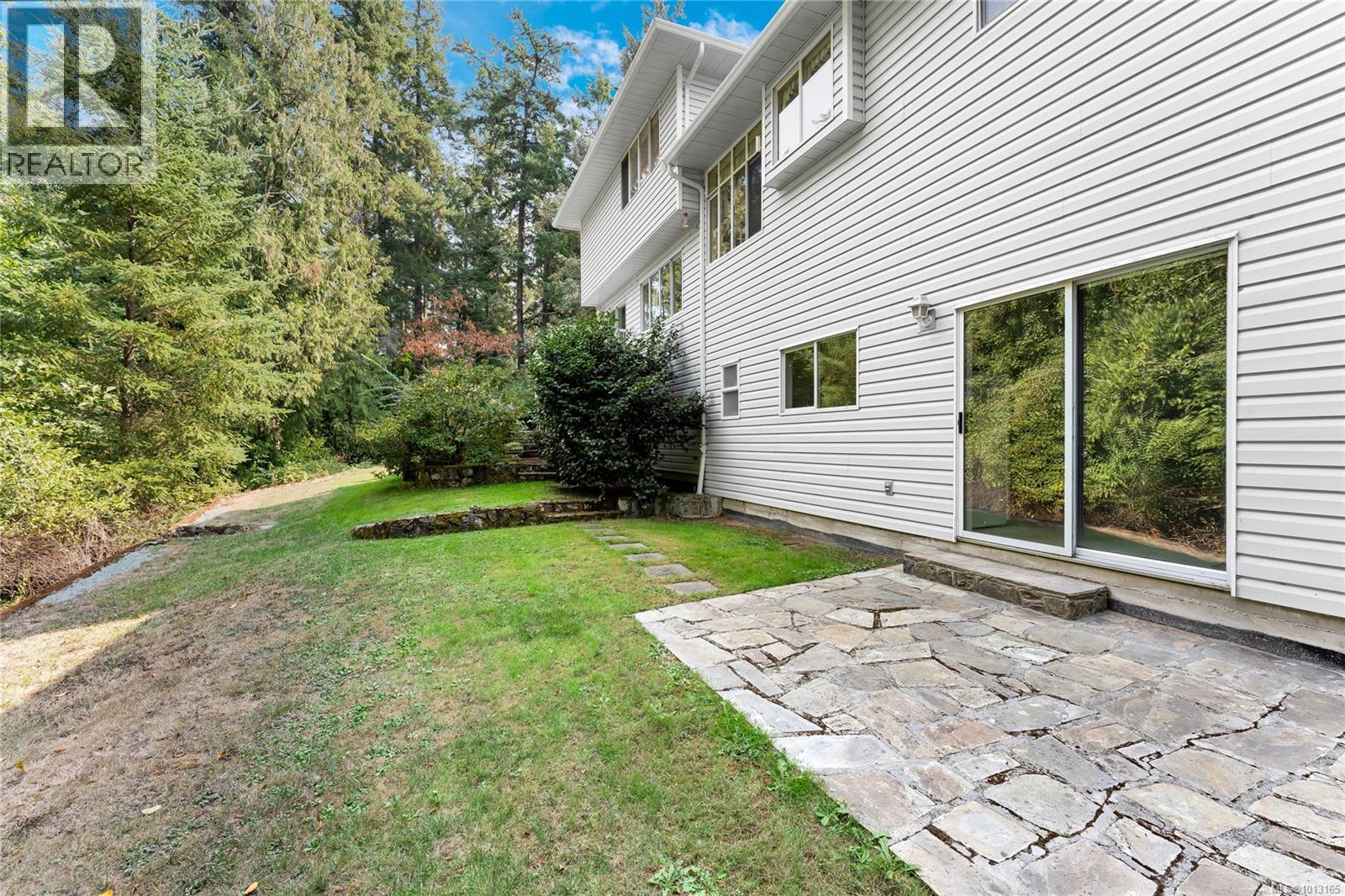  722 Miller Avenue, Saanich