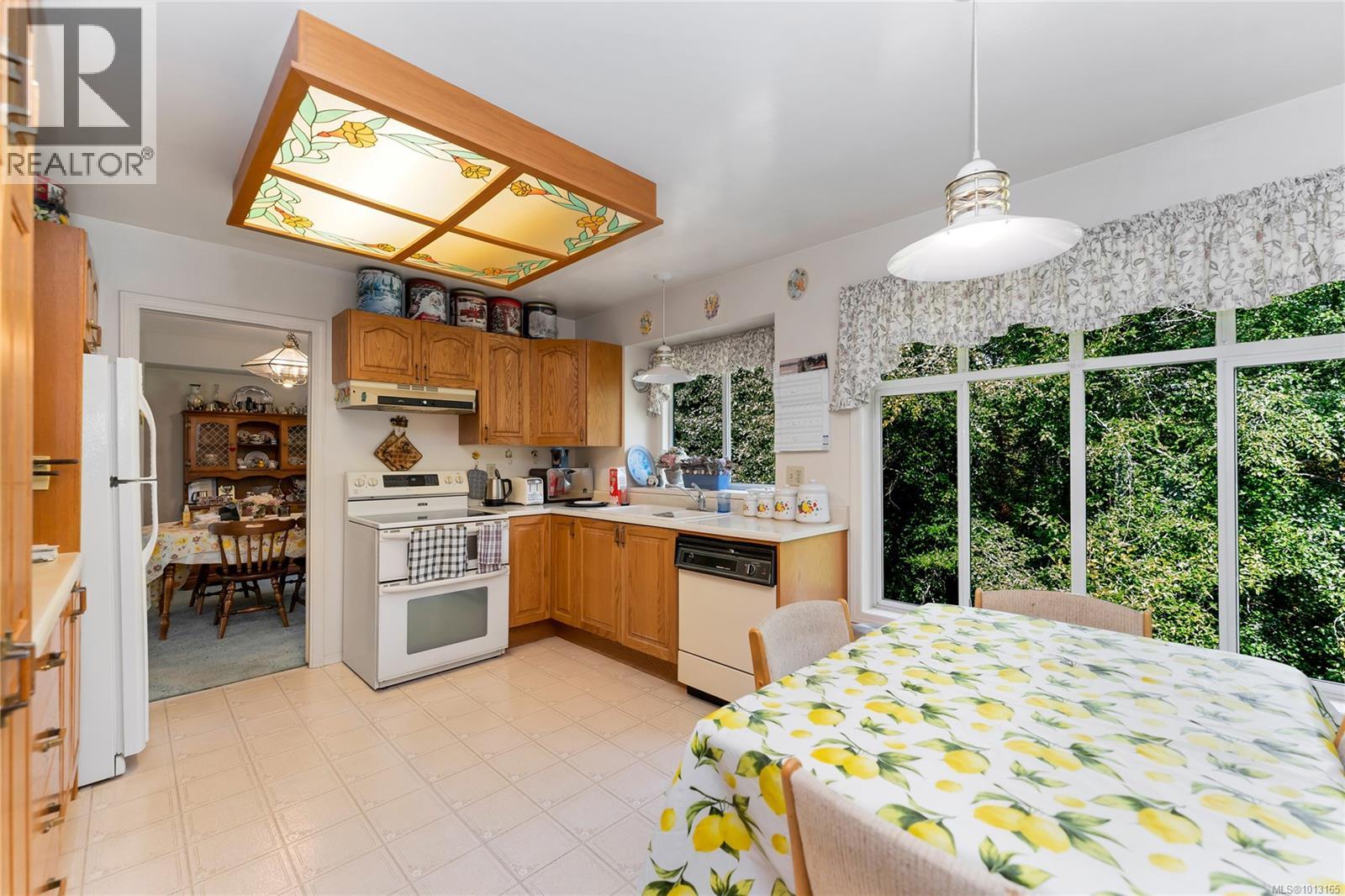  722 Miller Avenue, Saanich