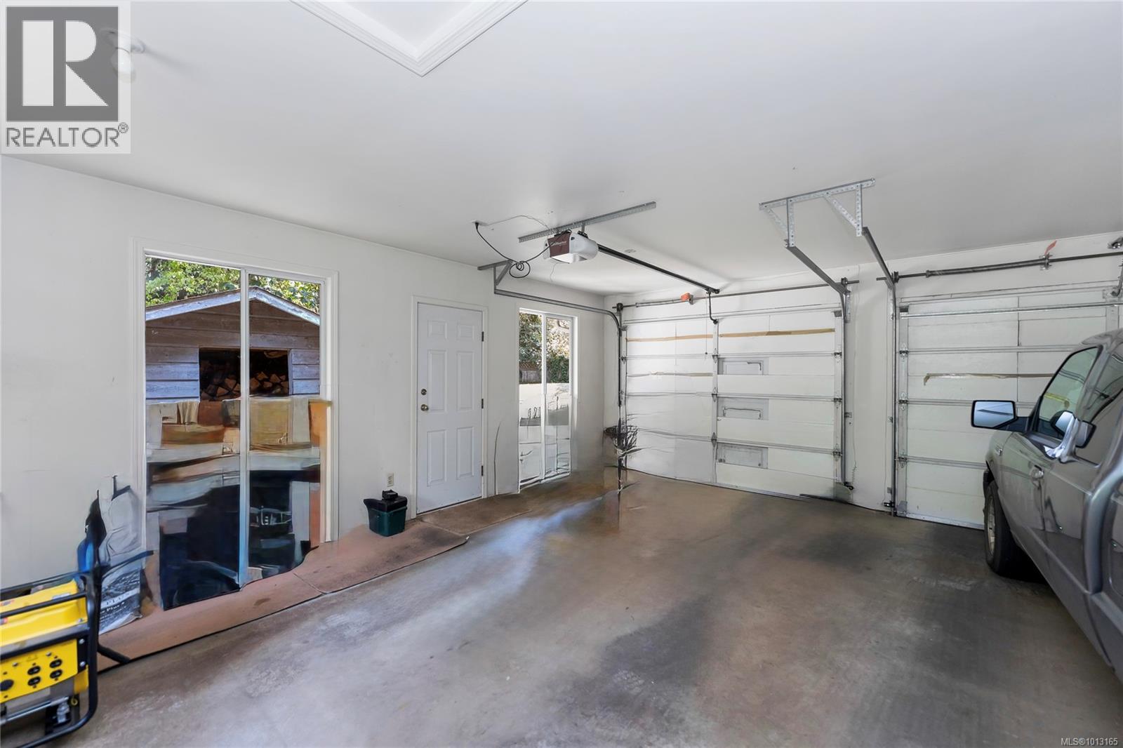  722 Miller Avenue, Saanich