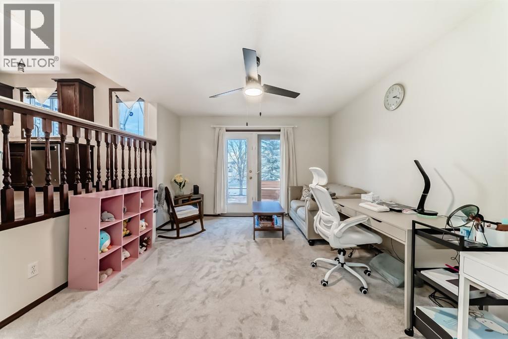 Single Family House 4 Level for Sale in  Douglas Ridge Way SE Douglasdale/Glen Calgary 