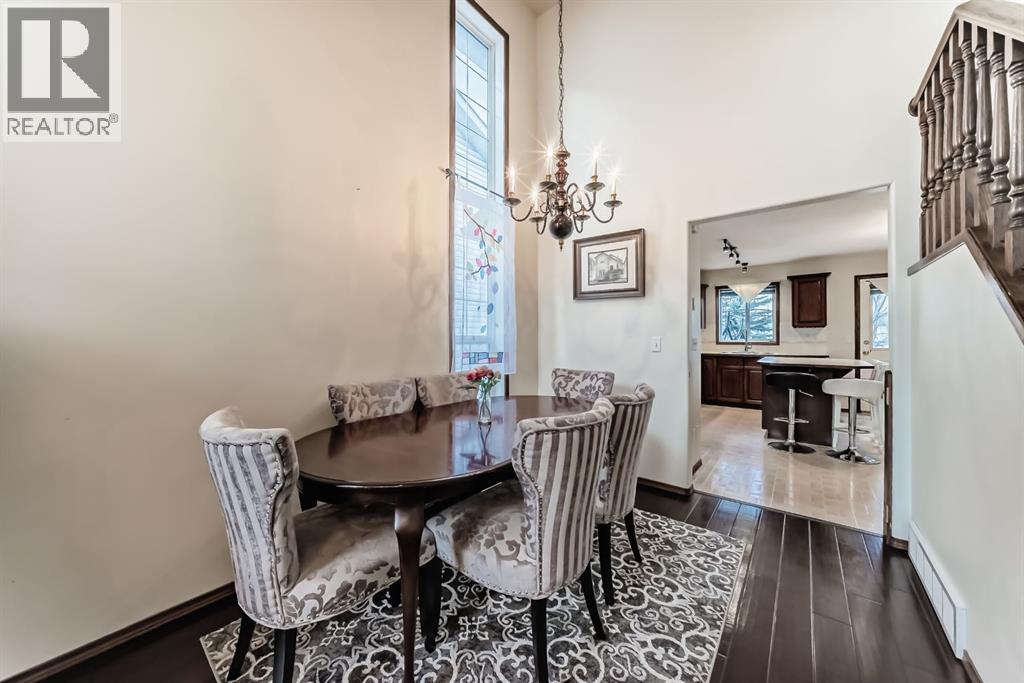 Single Family House 4 Level for Sale in  Douglas Ridge Way SE Douglasdale/Glen Calgary 