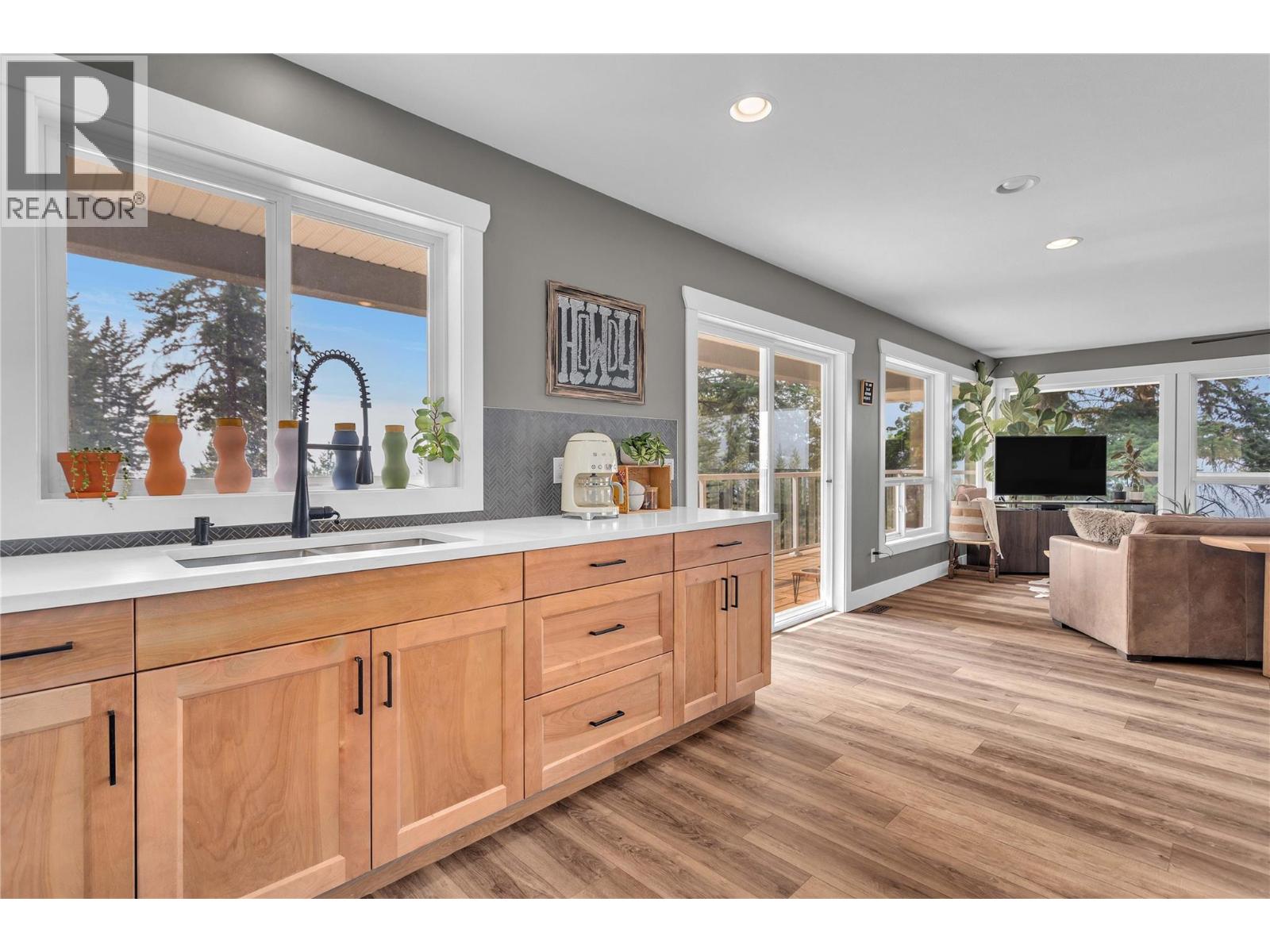  6011 Oyama Lake Road, Lake Country