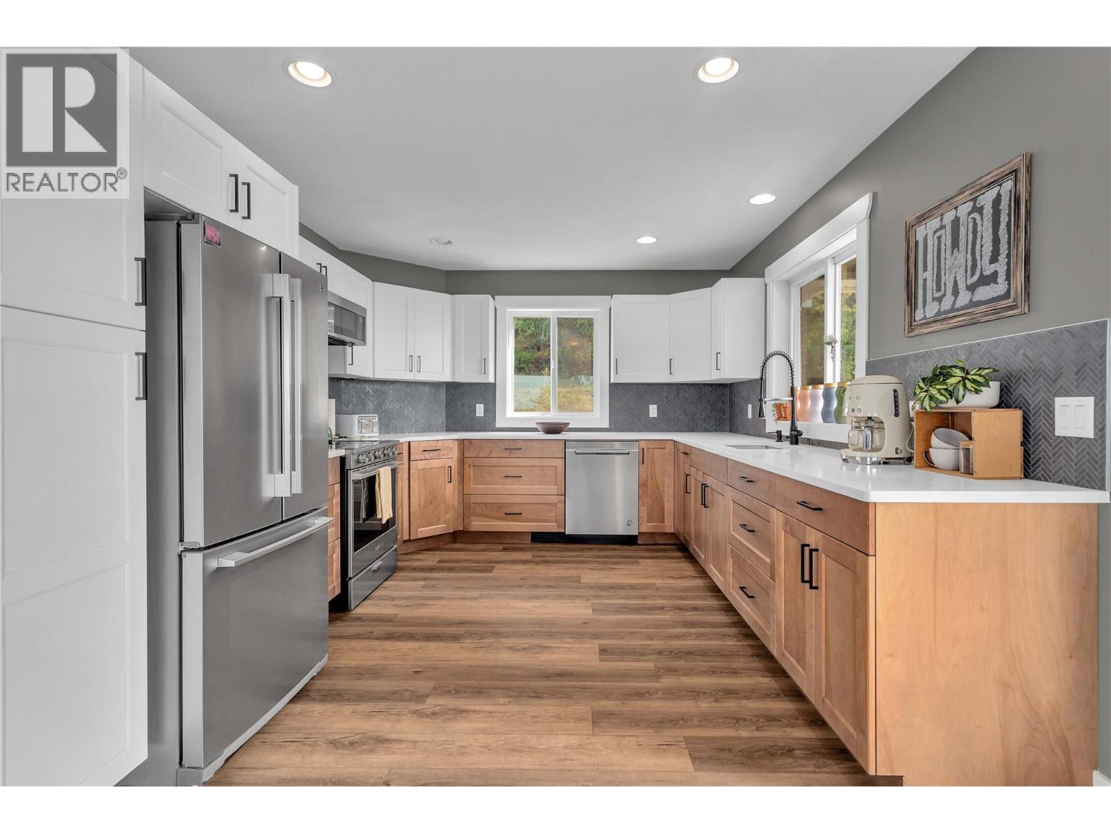  6011 Oyama Lake Road, Lake Country