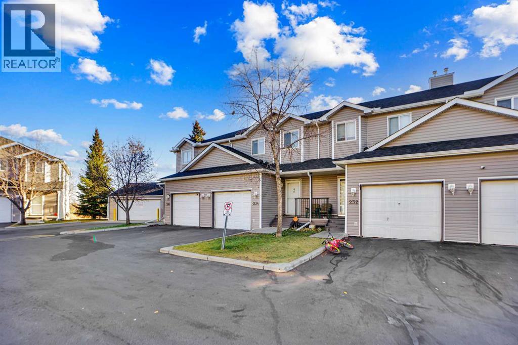 Single Family House for Sale in  Taracove Place NE Taradale Calgary 