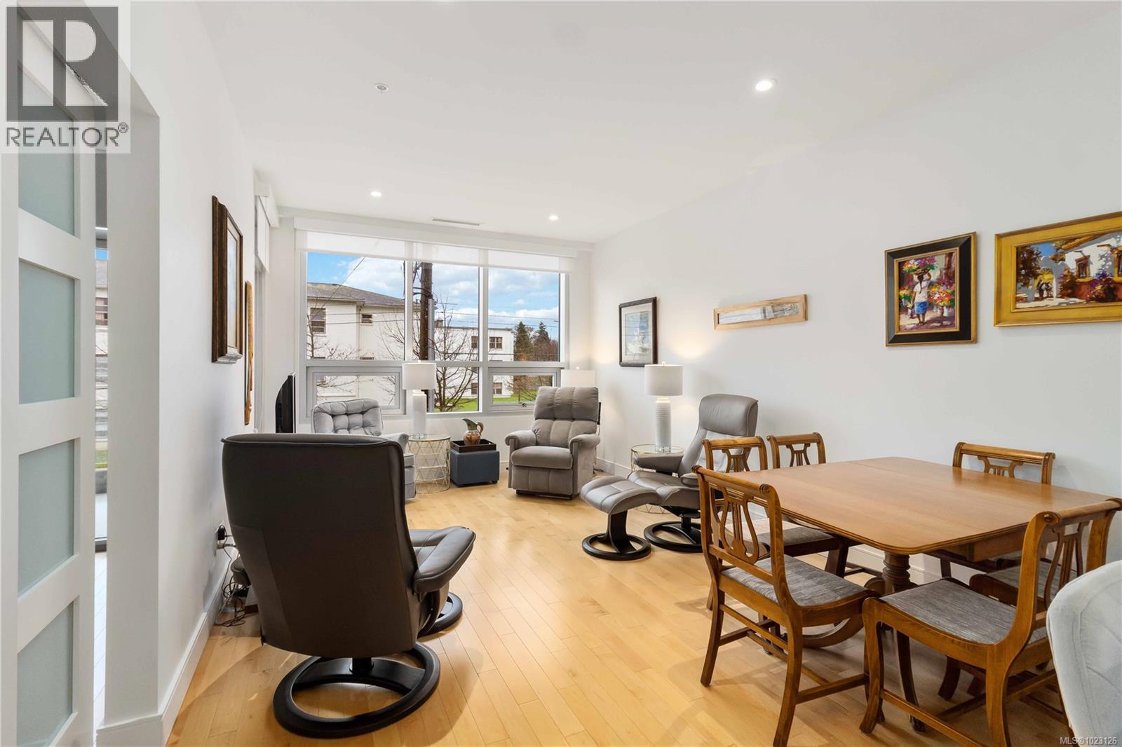 204 916 Lyall St, Esquimalt