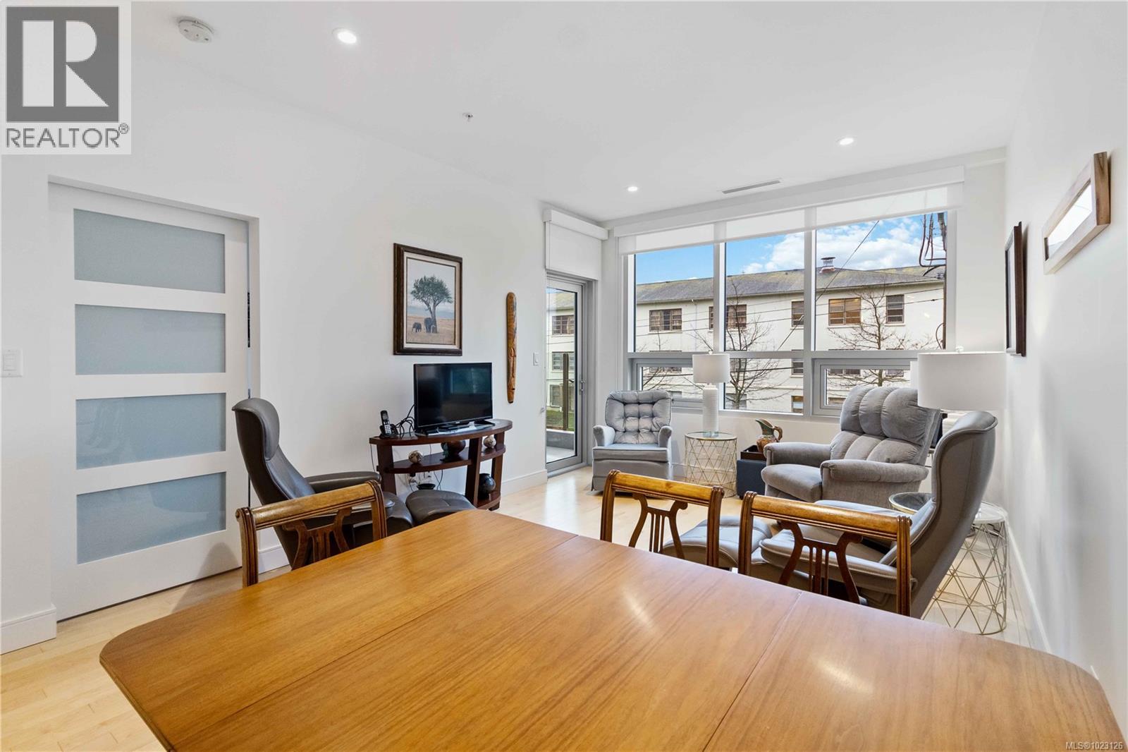 204 916 Lyall St, Esquimalt