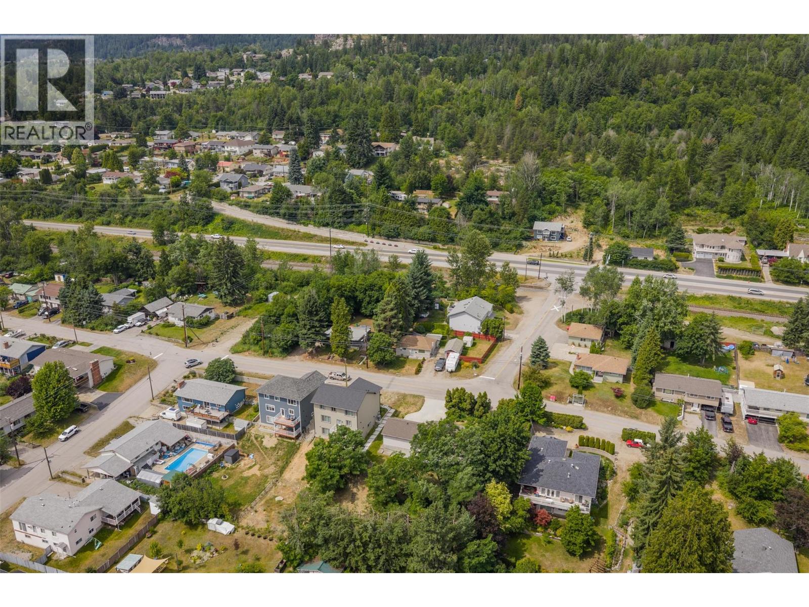 3209 5th Avenue, Castlegar