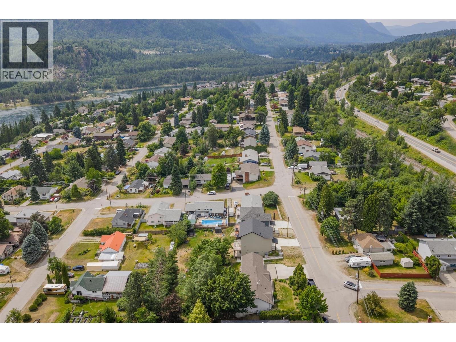 3209 5th Avenue, Castlegar