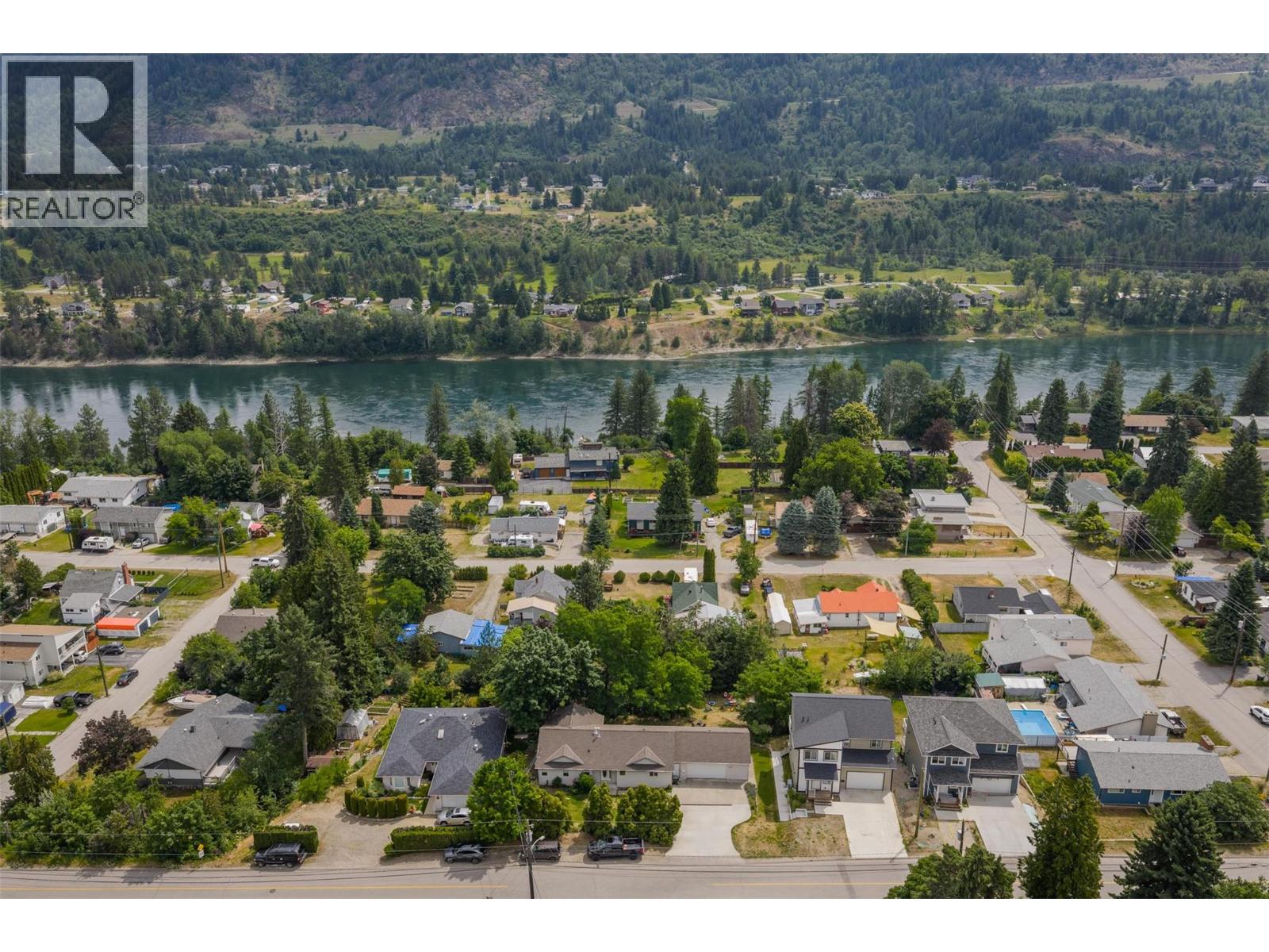 3209 5th Avenue, Castlegar