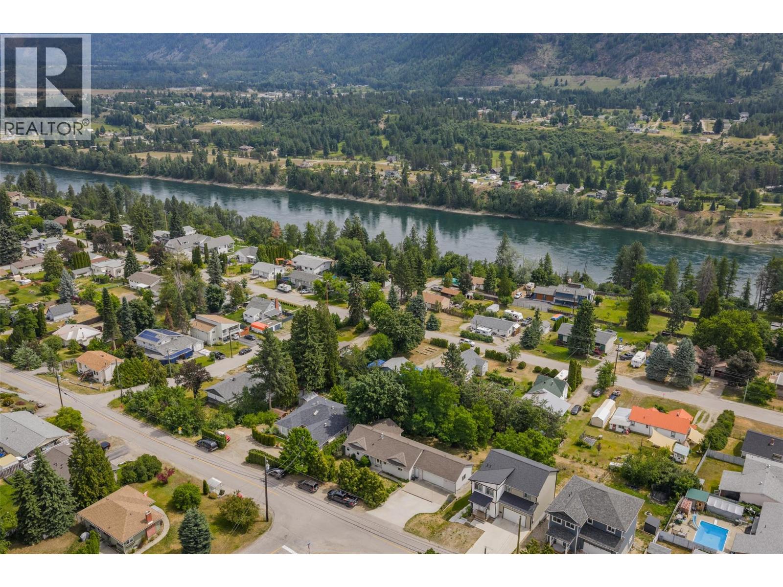 3209 5th Avenue, Castlegar