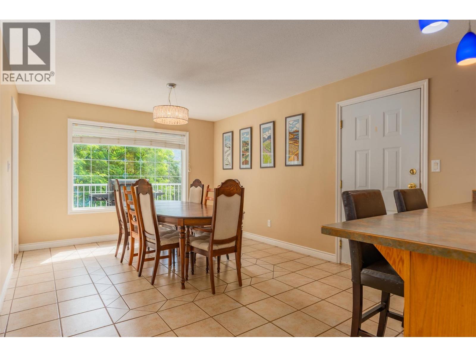 3209 5th Avenue, Castlegar