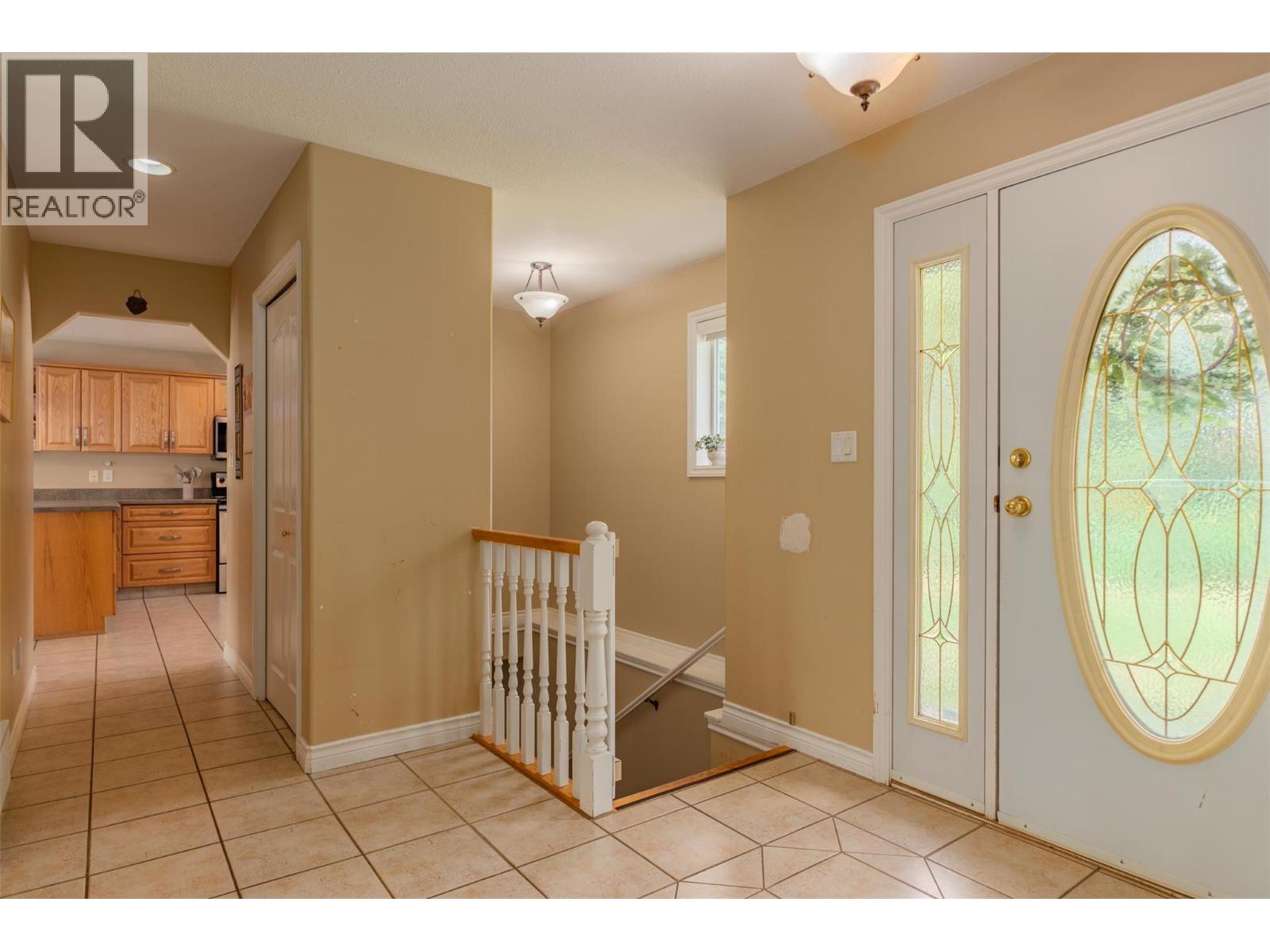 3209 5th Avenue, Castlegar