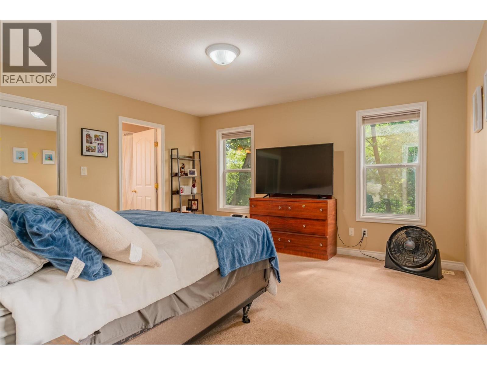 3209 5th Avenue, Castlegar