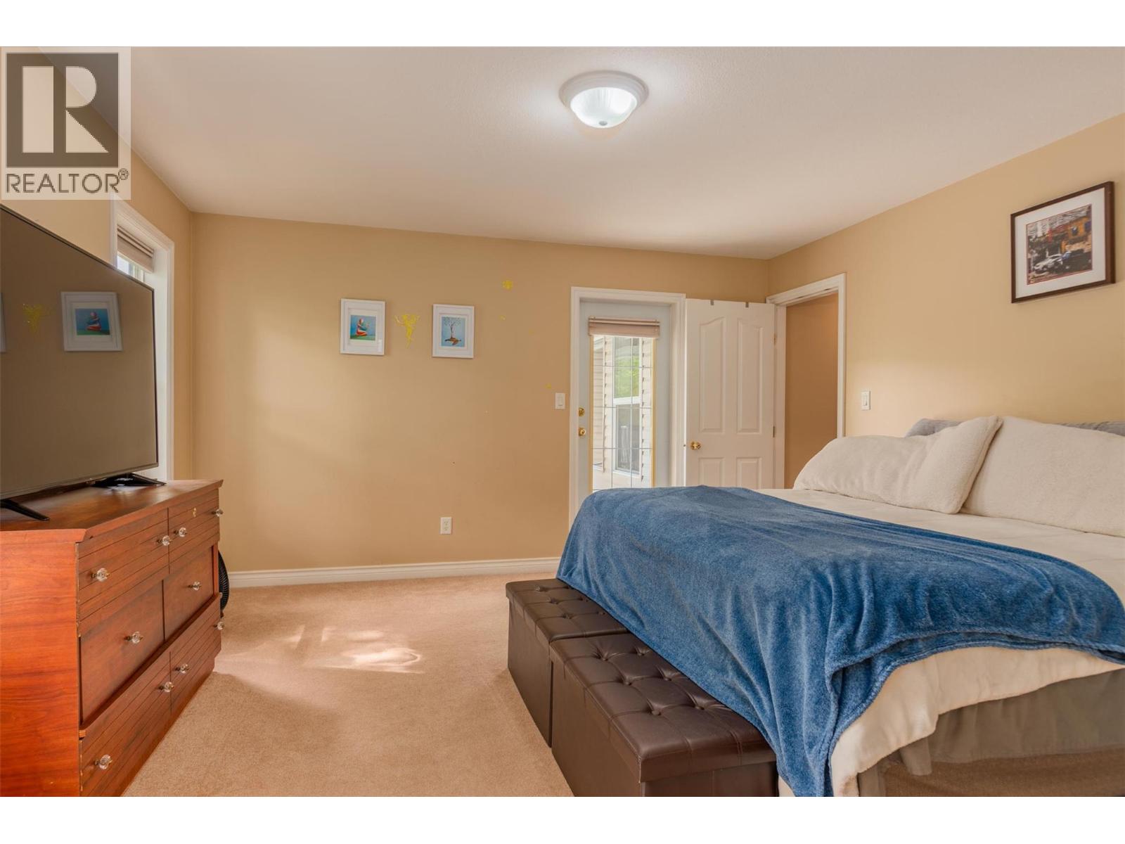 3209 5th Avenue, Castlegar