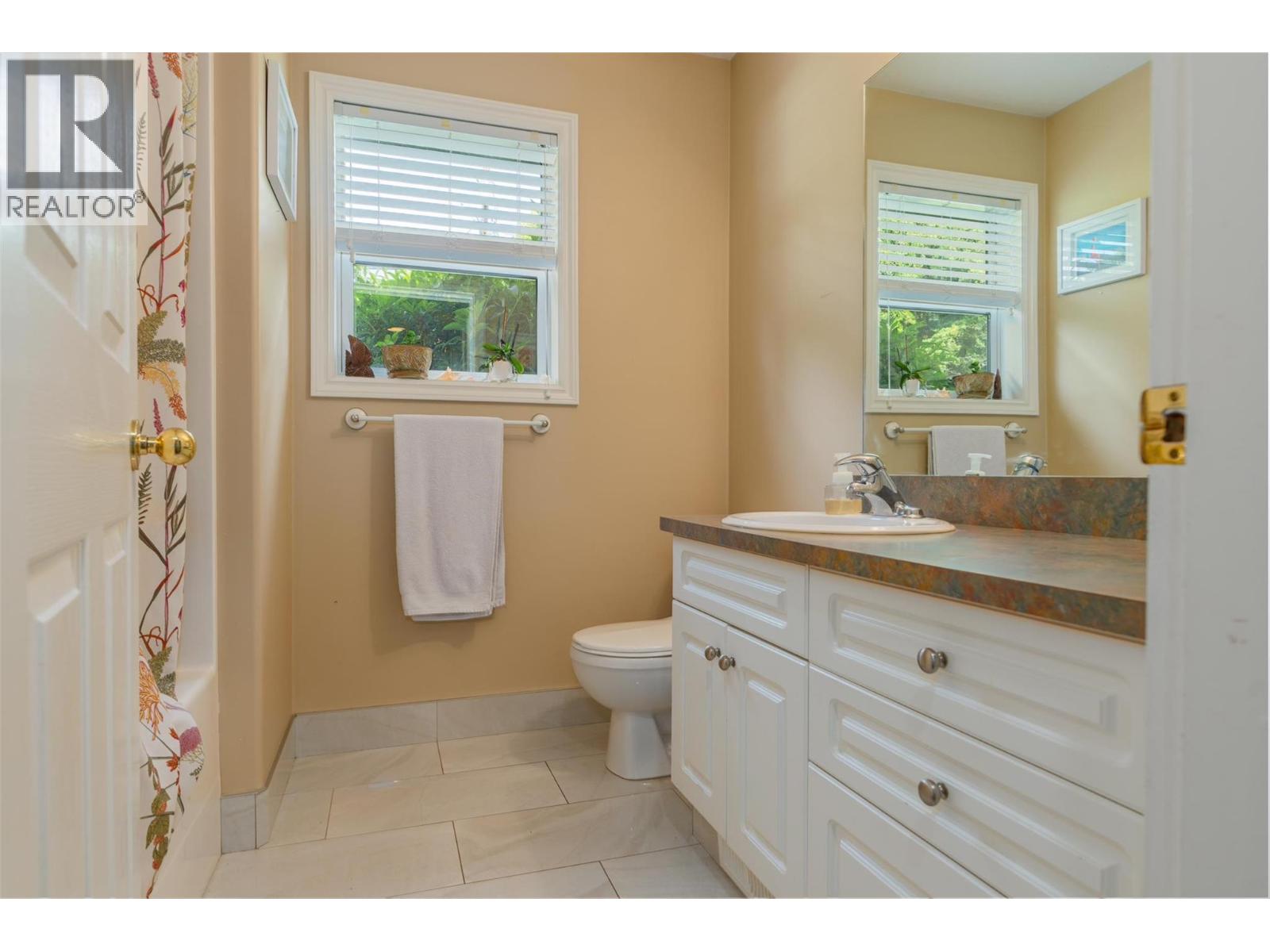 3209 5th Avenue, Castlegar