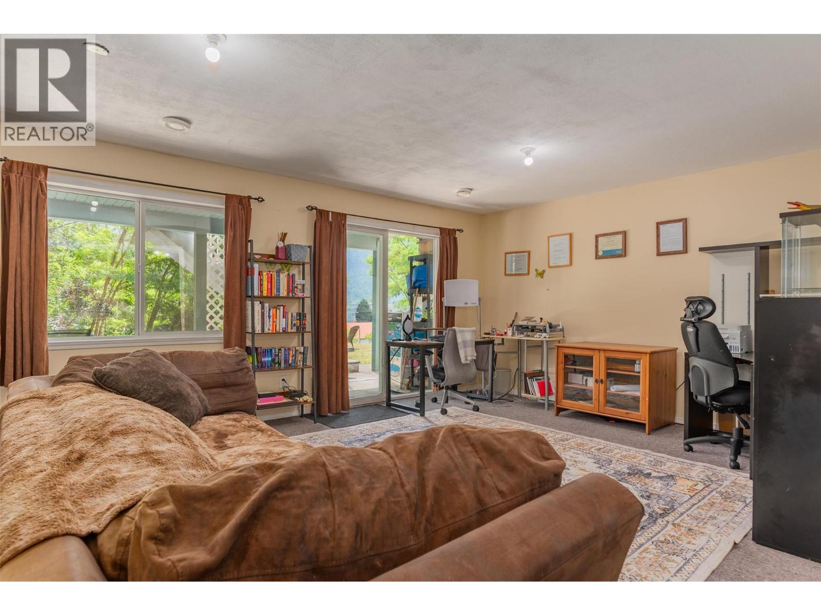 3209 5th Avenue, Castlegar