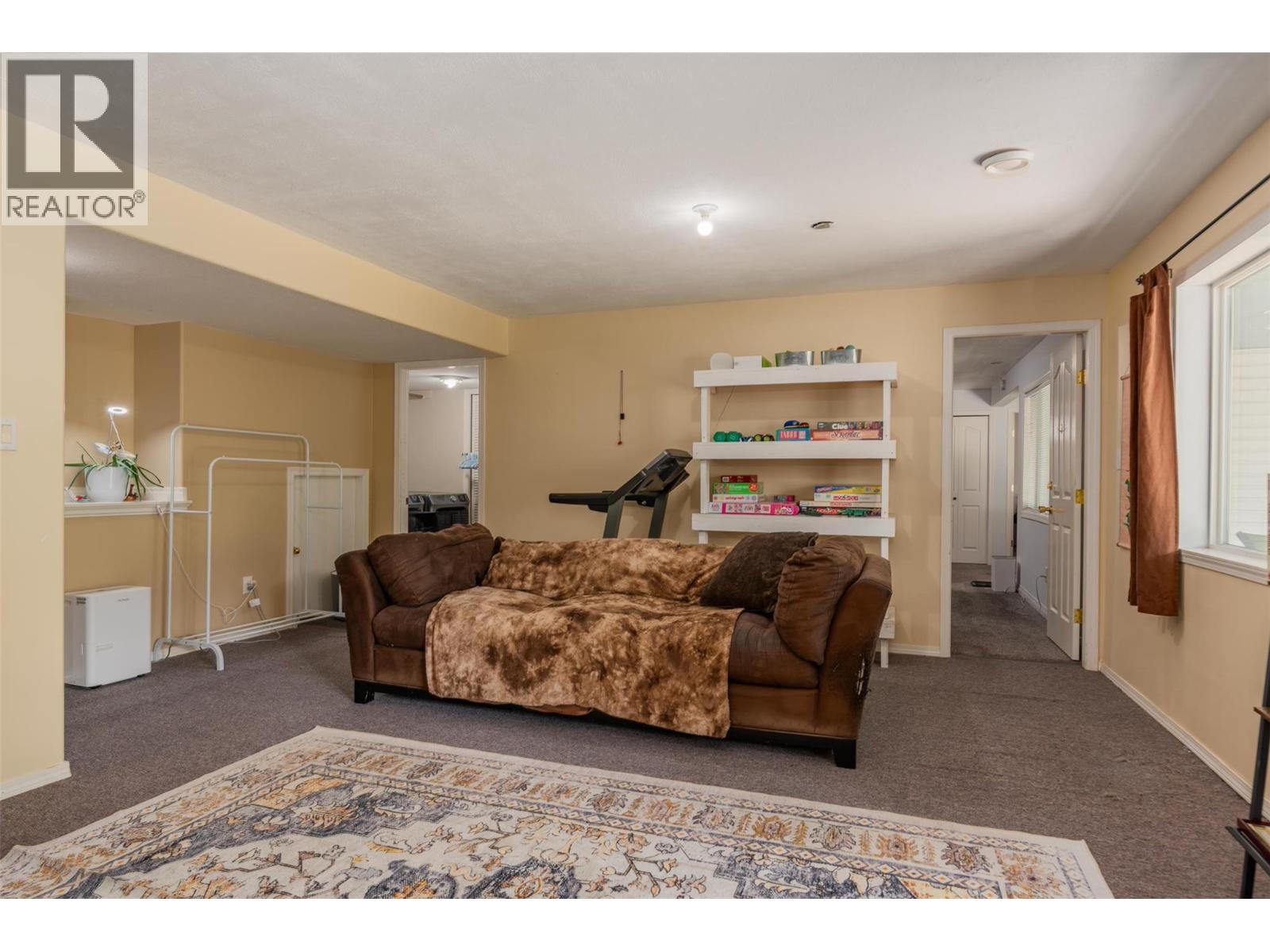 3209 5th Avenue, Castlegar