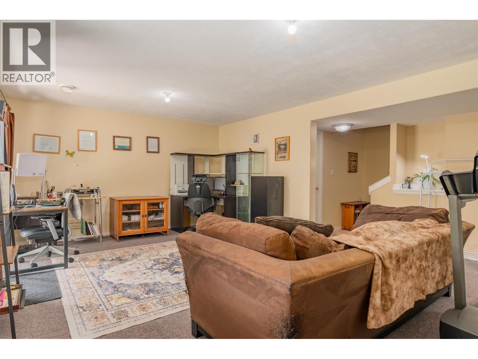 3209 5th Avenue, Castlegar