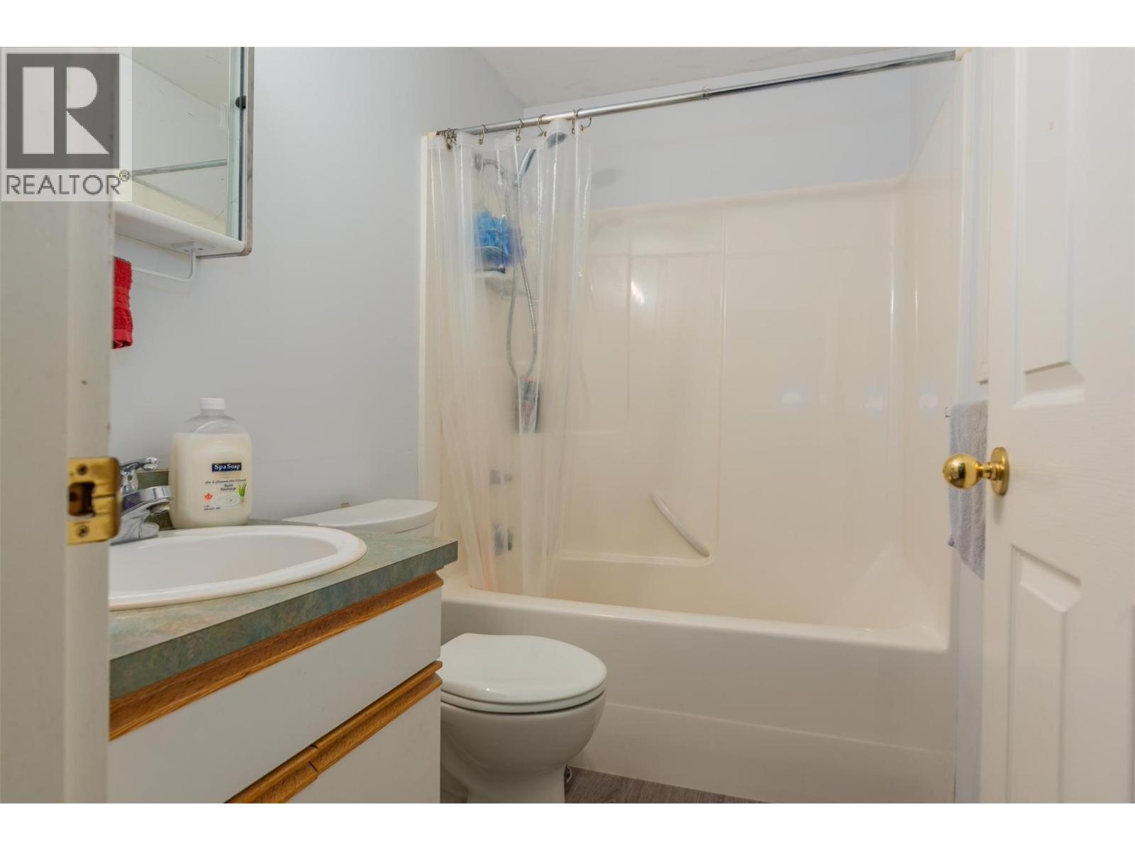 3209 5th Avenue, Castlegar