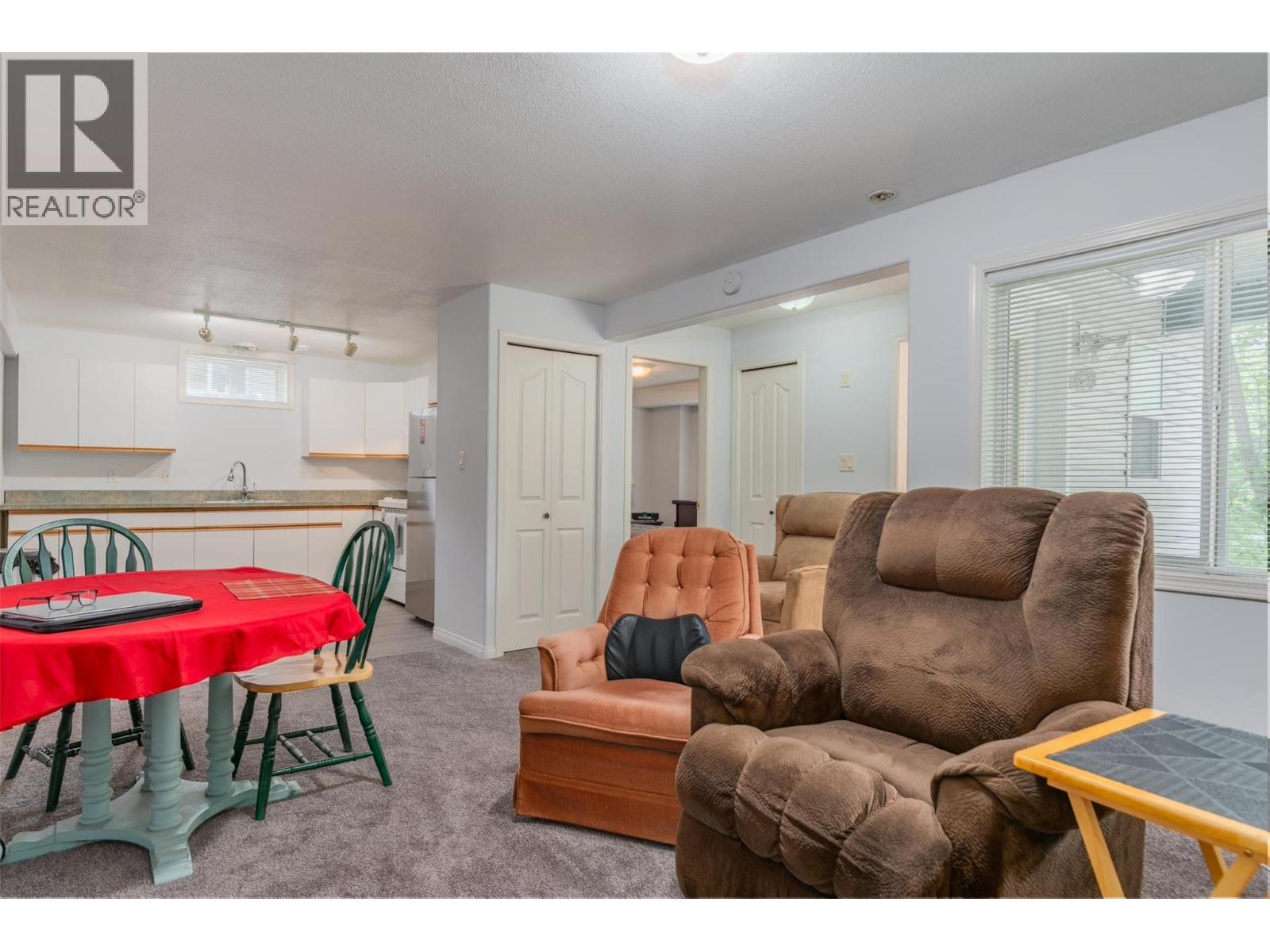 3209 5th Avenue, Castlegar