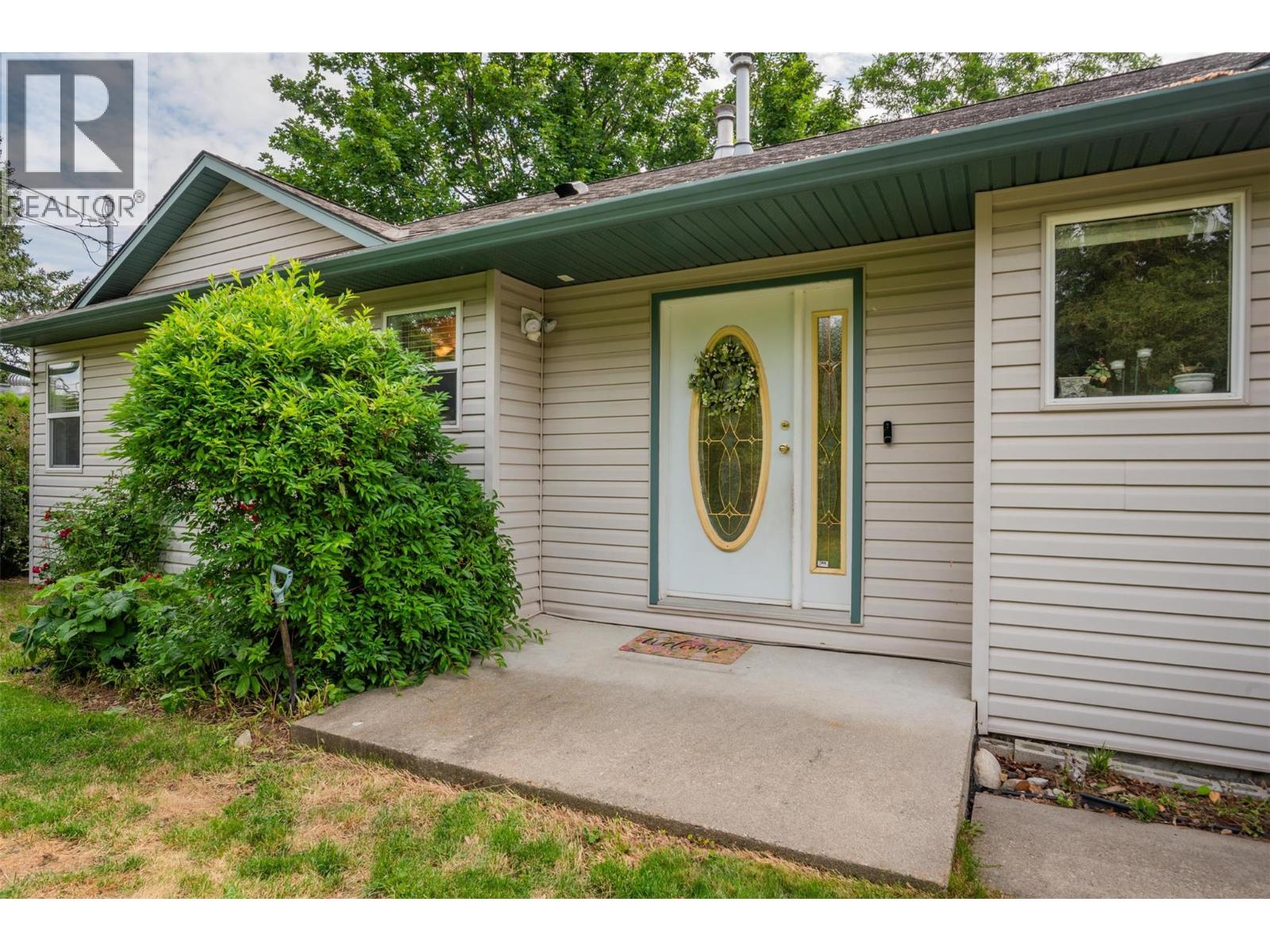 3209 5th Avenue, Castlegar