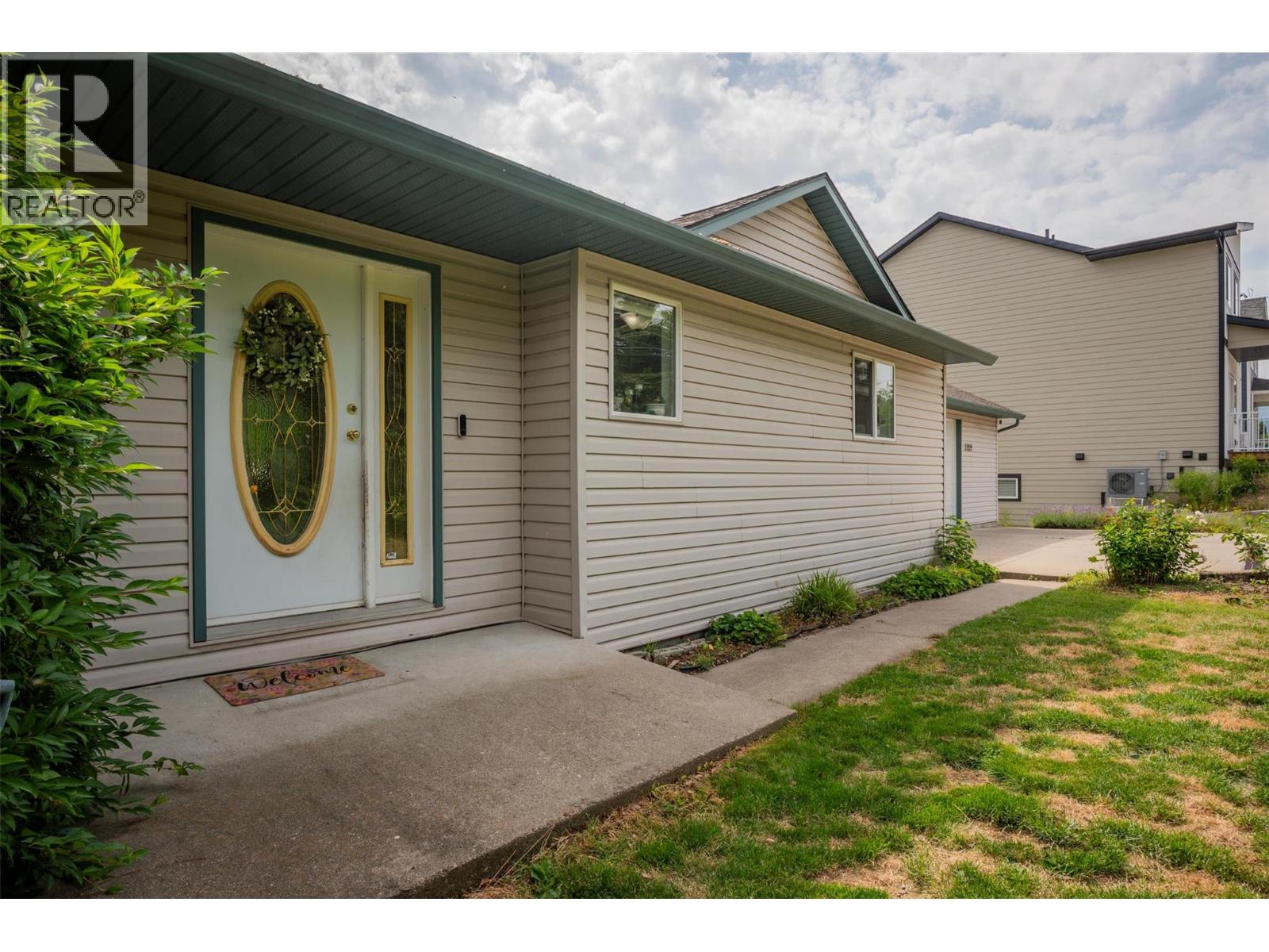 3209 5th Avenue, Castlegar