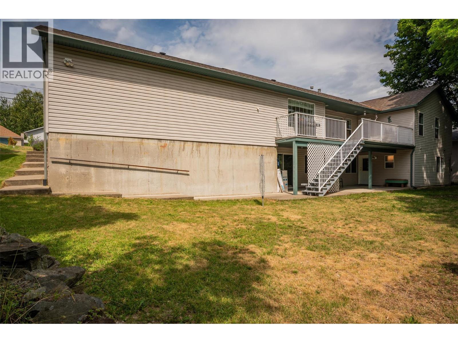 3209 5th Avenue, Castlegar
