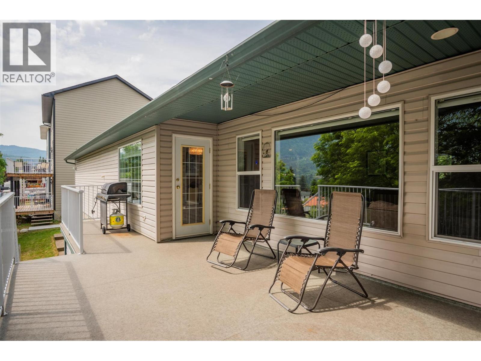 3209 5th Avenue, Castlegar