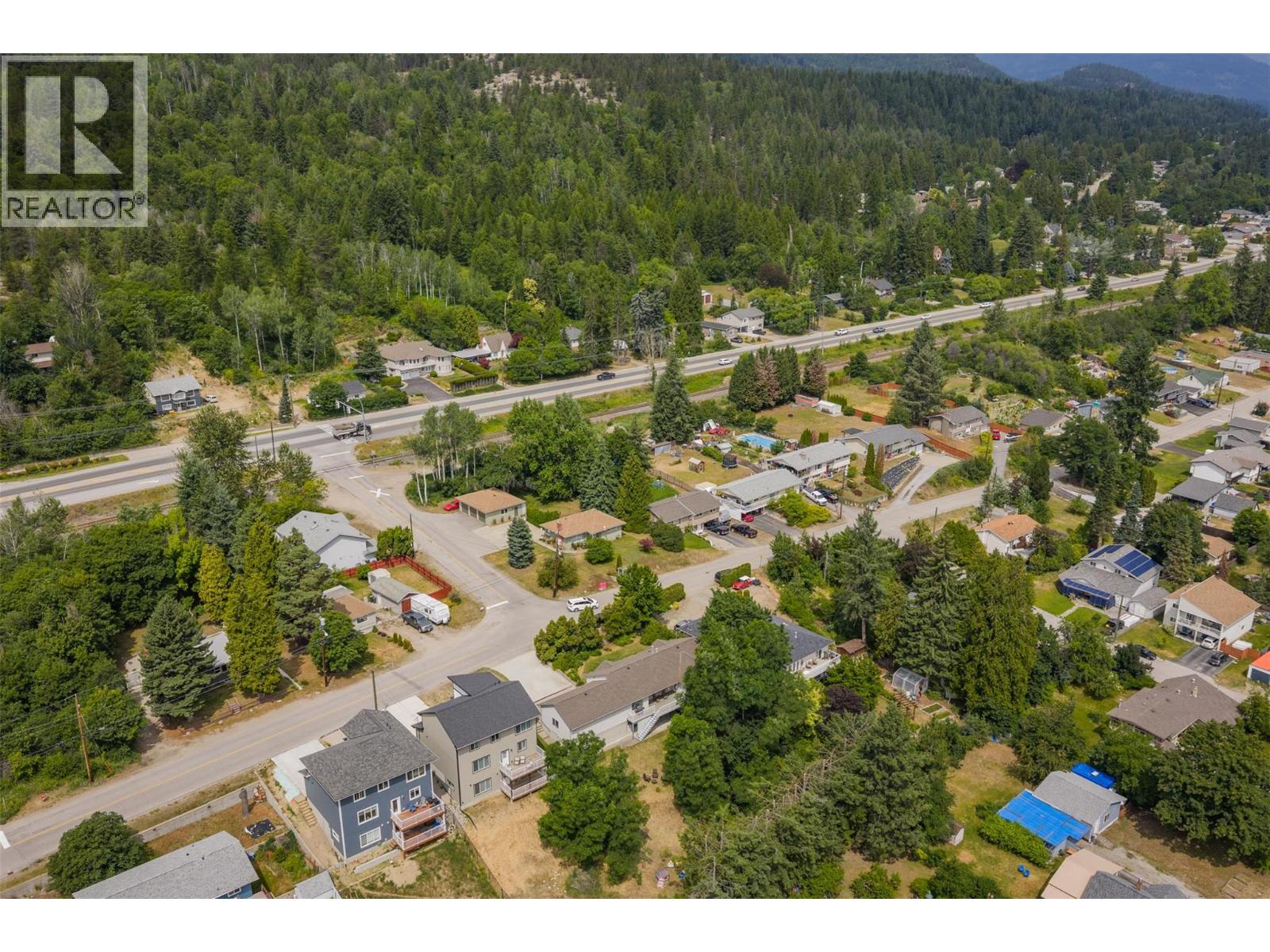 3209 5th Avenue, Castlegar
