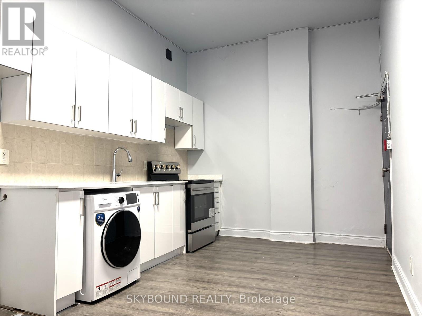 2A - 527 QUEEN STREET W