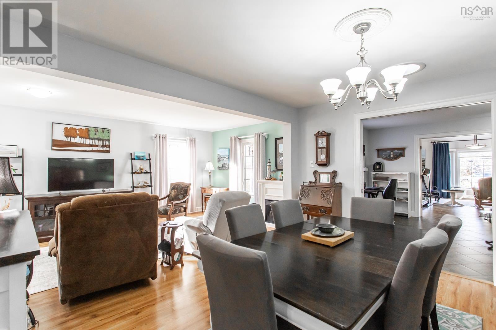 Property 16 of 33 of 9612 Highway 10