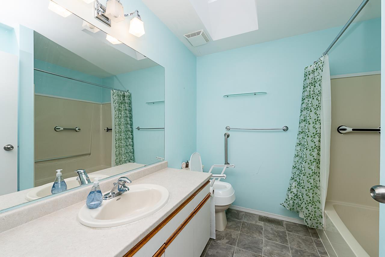 18 2345 CRANLEY DRIVE, Surrey